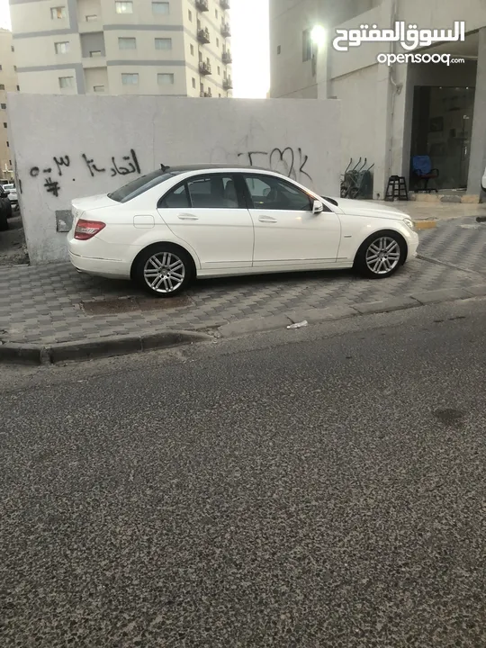 للبيع مرسيدس C280وكاله البشر الكويت 2009ابيض الداخل جلدبيج بانوراما فل ابشن