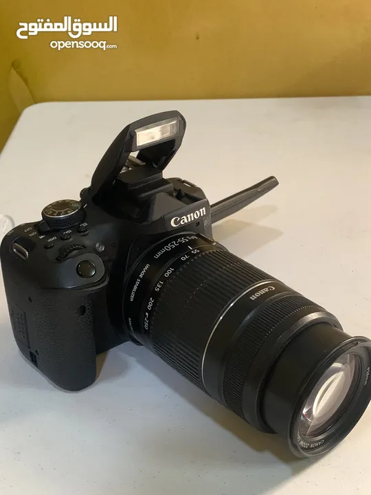 Canon 750D مع ثلاث عدسات