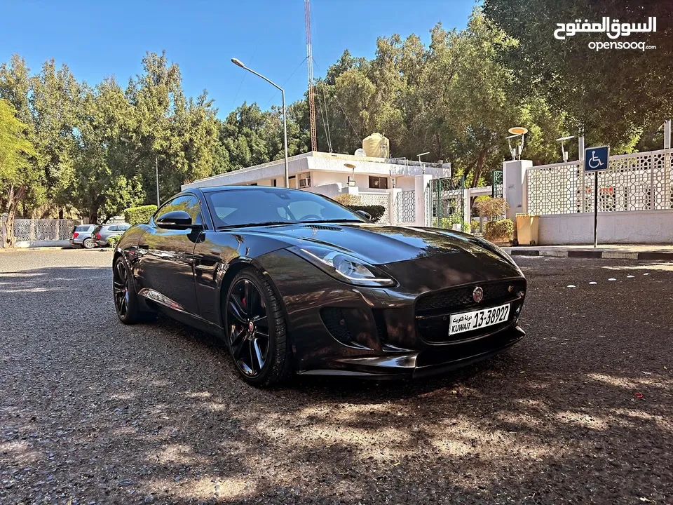 جاكوار F TYPE S ماشي 61 ألف