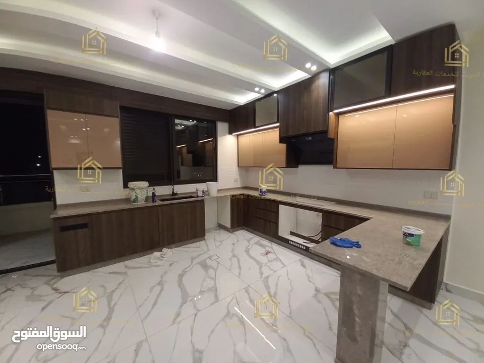 شقة جديدة - لم تسكن - خلدا - 3نوم 1ماستر - 200م - بلكونة بإطلالــــه مميزة - قرب الخدمات العامة -
