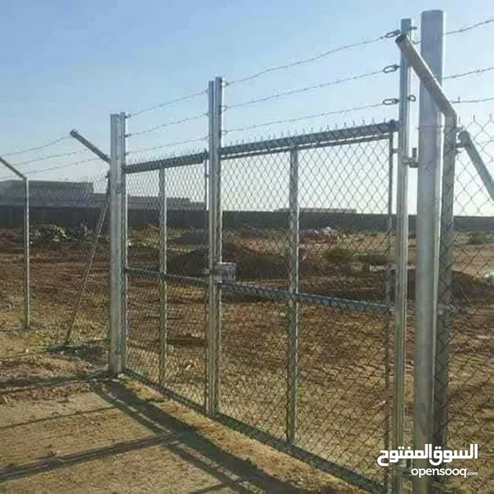تشييك مزراع وعمل سلاسل الحجرية وبناء شاليهات وبيوت وصيانة جميع انواع صيانة بالبيوت والمزارع