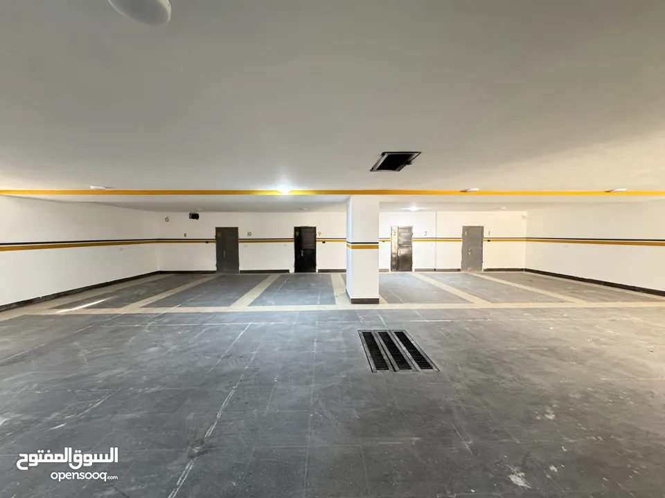 شقة مميزة بإطلالة جميله بمساحة مميزة 148م طابق اول بتشطيبات فخمه