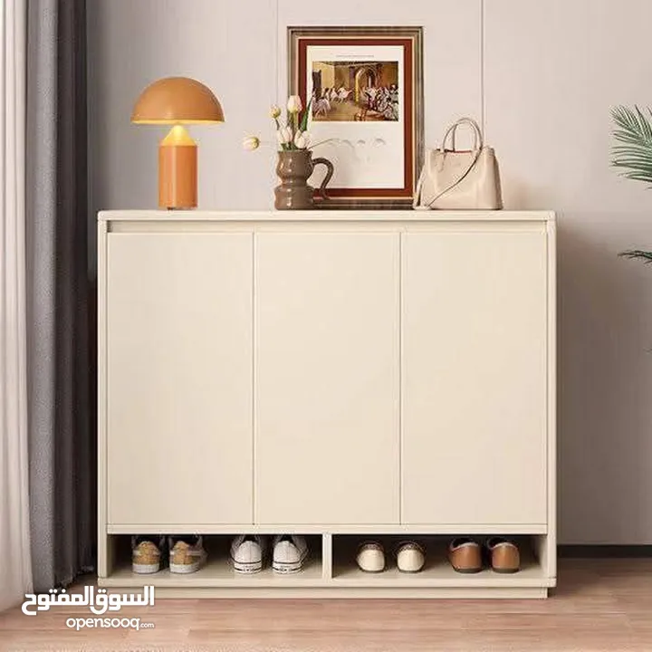 خزانة أحذية خشبية