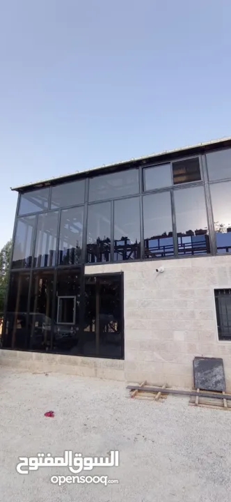 زجاج وألمنيوم