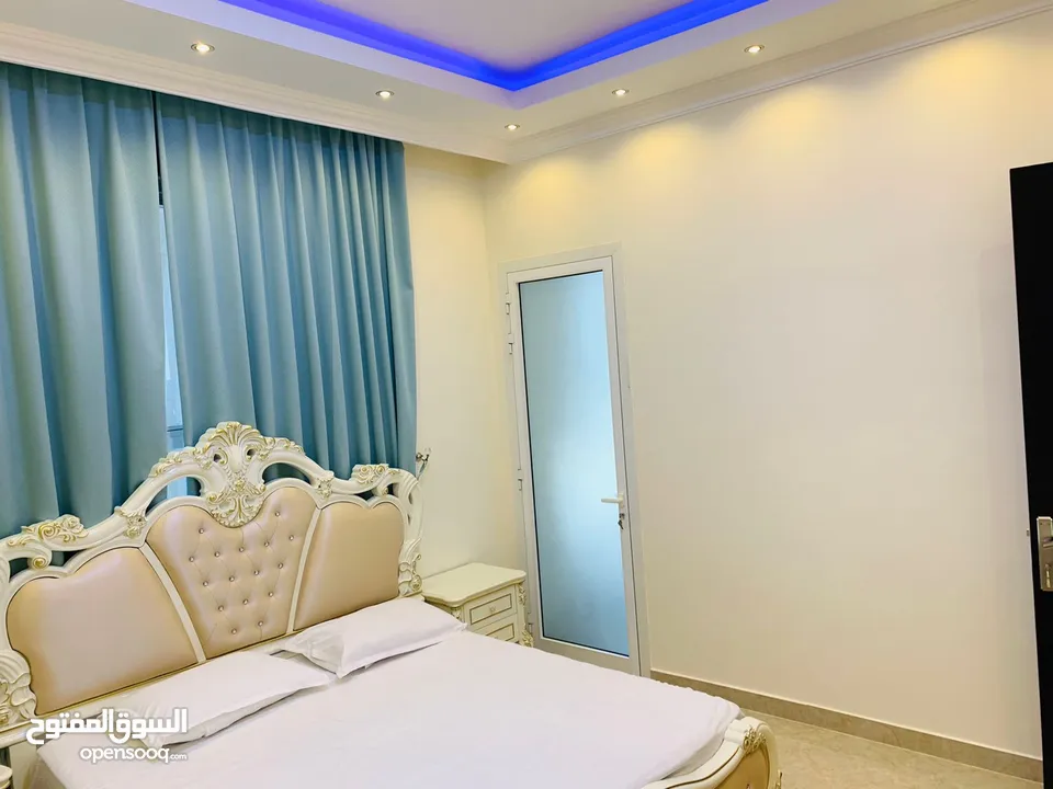 للايجار الشهري شقة مفروشة 3 غرف وصالة مع 3 حمامات في عجمان منطقة الروضة