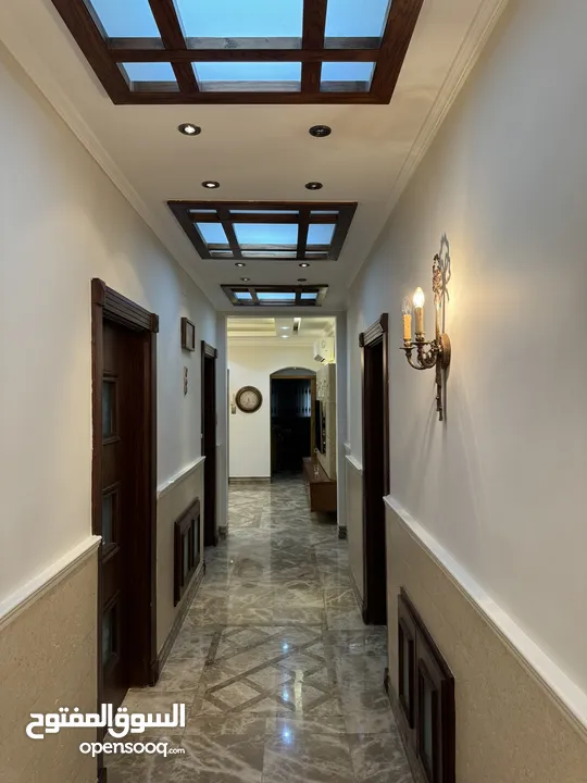 شقة مميزة للبيع في ضاحية الرشيد / شارع الجامعة