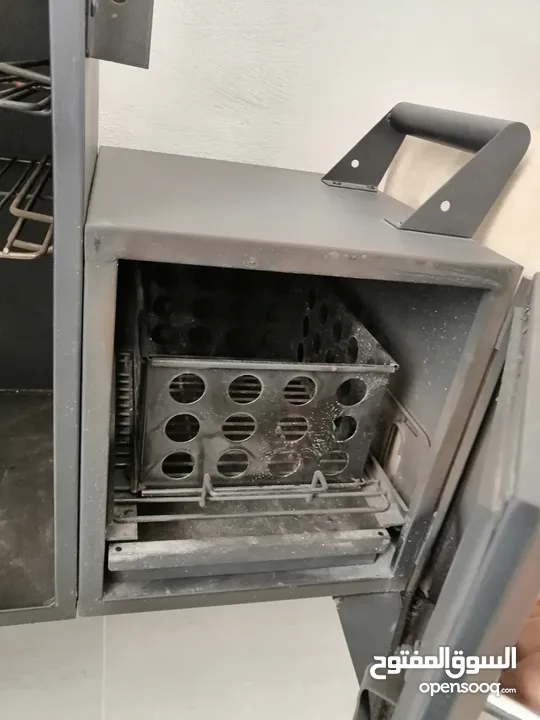 فرن smoker امريكي لطهي اللحوم وتدخينها