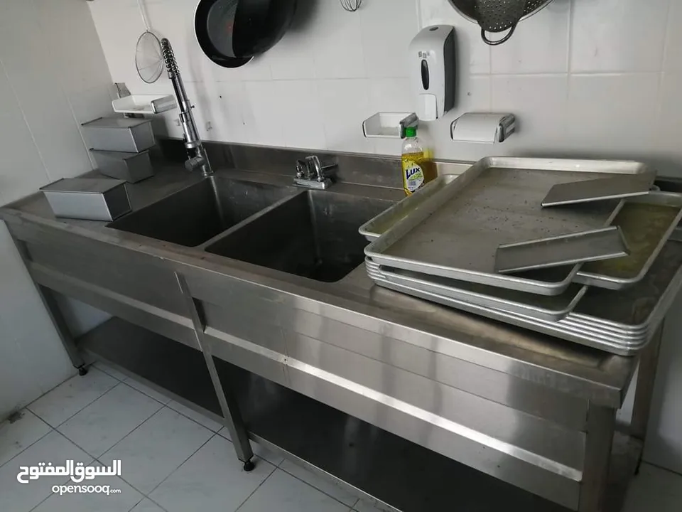 معدات مطاعم للبيع بسعر مناسب