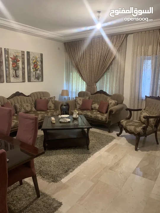 قطم كنبايات صالون بحالة جيدة جدا للبيع