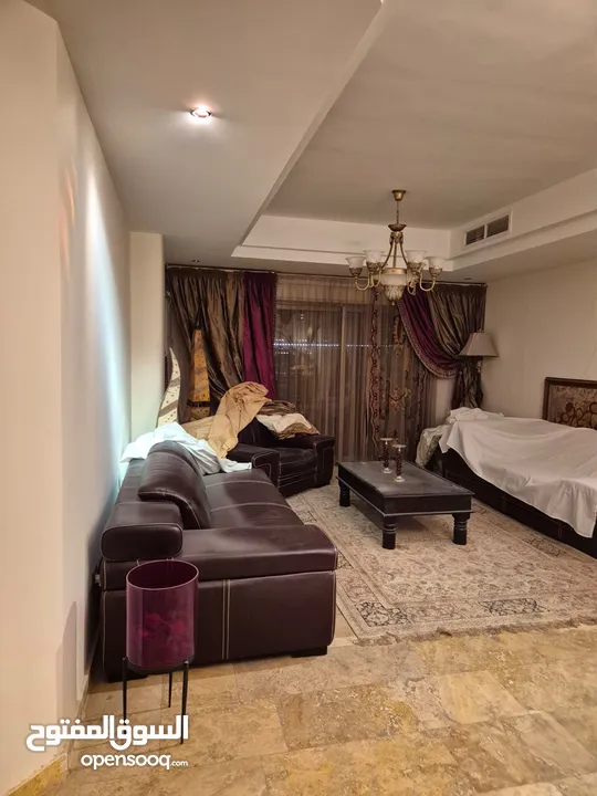 Luxury apartment three bedroom All en-suite have heating and cooling central AC,Electric abajour.