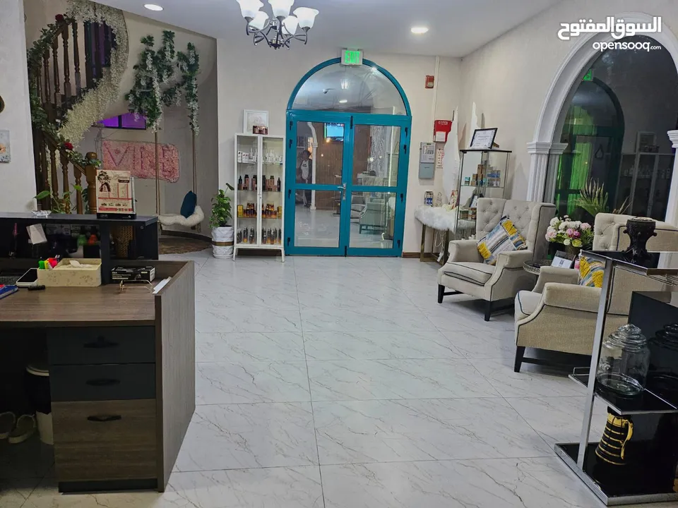 صالون نسائي فرصة استثمارية مميزة - للبيع مركز تجميل فاخر (صالون للسيدات) من المالك مباشرة بالشارقة