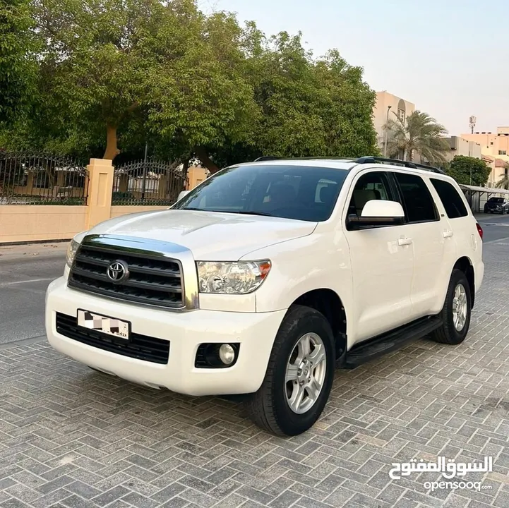 Toyotq Sequoia SR5 2015