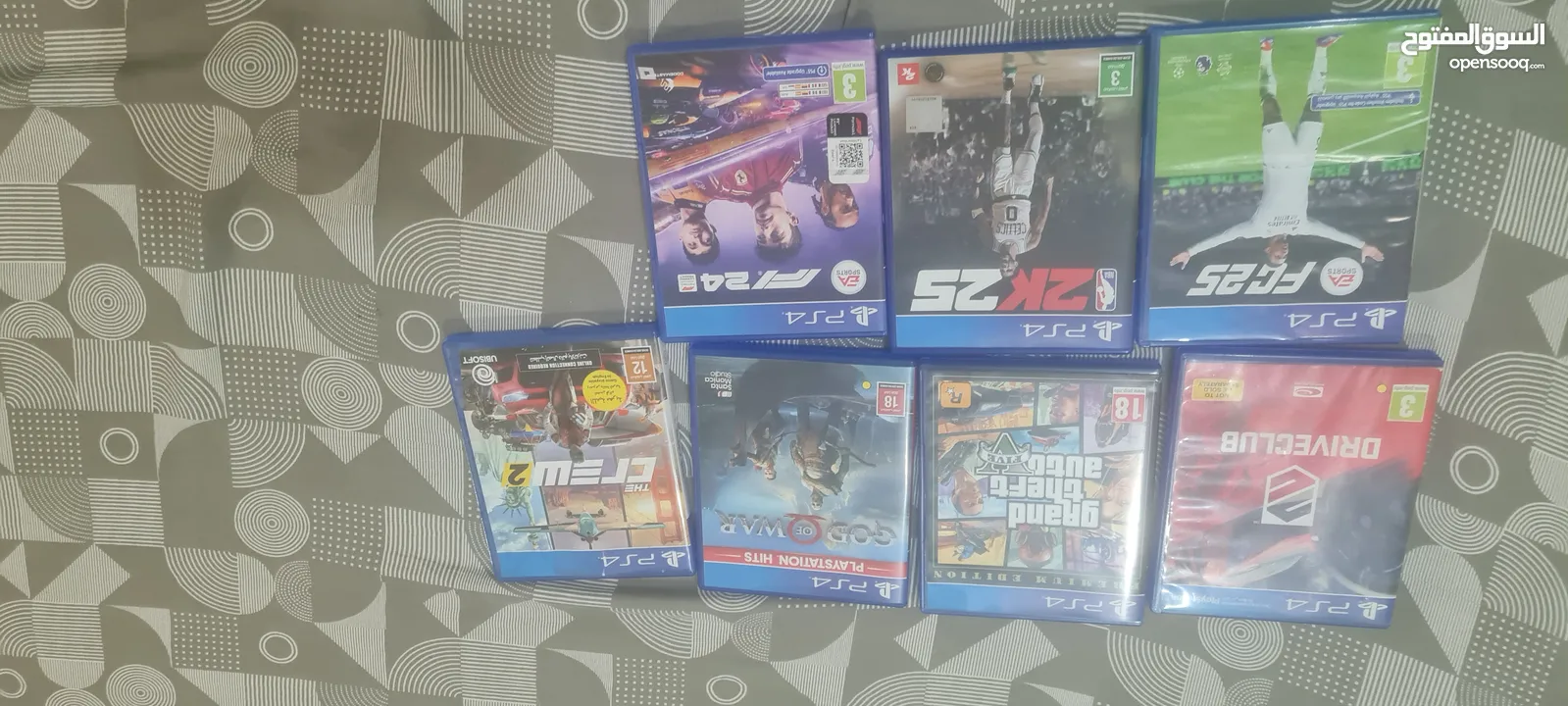 playstation 4 slim 500gb with 2 controllers and 7 games