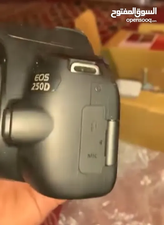 كاميرا كانون 250D
