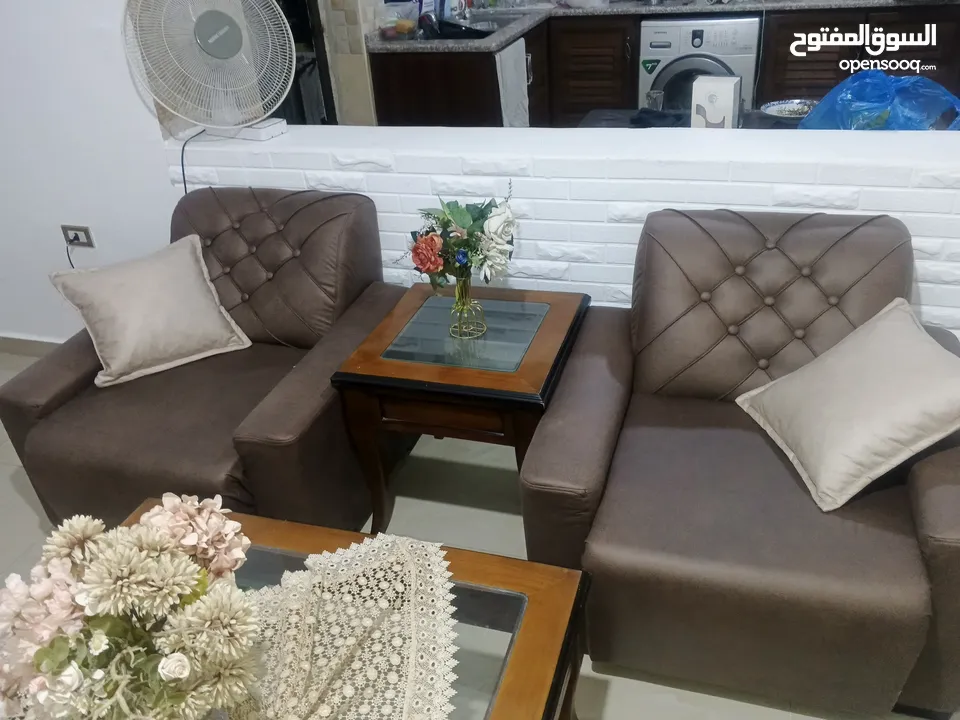 طقم كنب شبه جديد للبيع