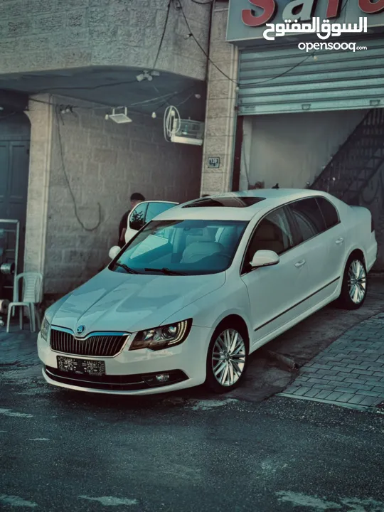 سكودا سوبيرب 2014 ديزل ترخيص 2014 فل اضافات مع فتحة سقف / البيع كاش مع امكانية البدل