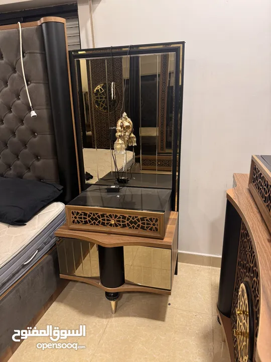 غرف نوم تركيه لقطه تفصيل خشب لاتيه نخب للبيع بداعي السفر والله يبارك لصاحب النصيب