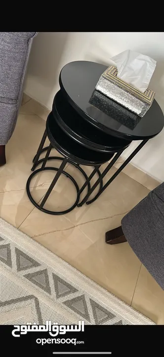 طاولة نص فاخرة بسعر مميز