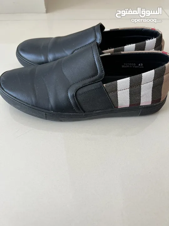 Burberry loafer shoes ( fake )