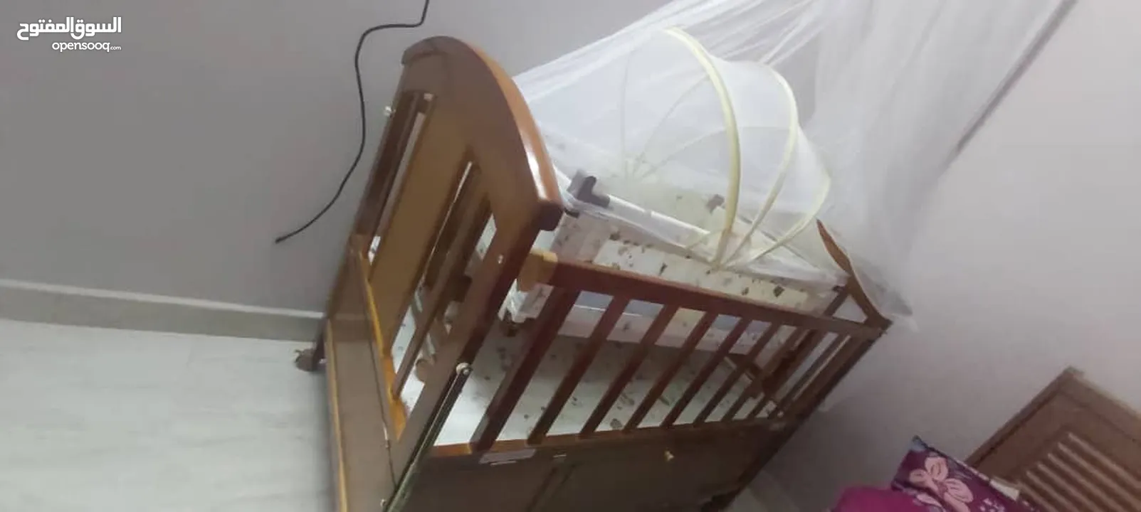 Baby bed good condition  سرير بيبي للبيع بحالة ممتازة