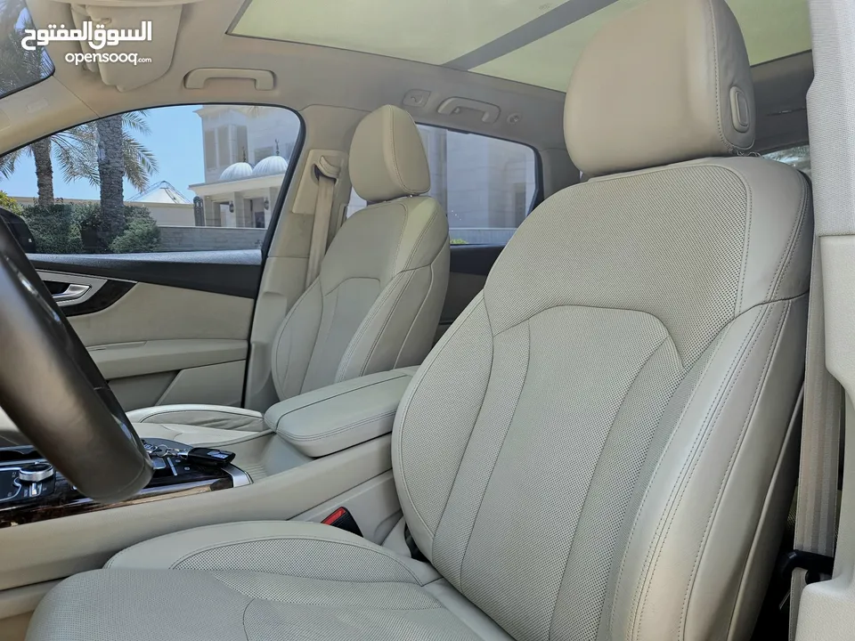 2016 Audi Q7 (New Shape) / Gcc Specs /Original Paint / Auto park / Panoramic Roof  Excellent overall