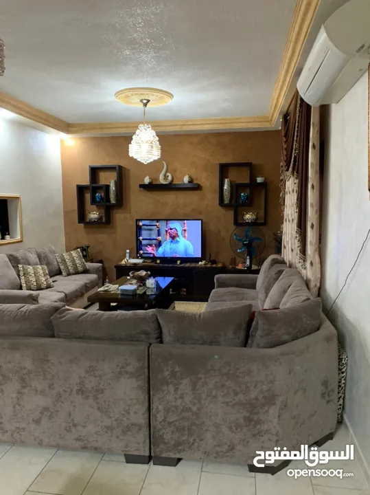 بيت في مرج الحمام بسعر مغري عباره عن عماره خاصه 3 طوابق