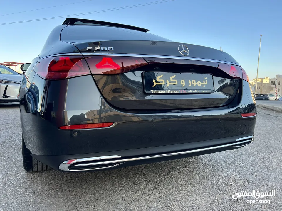مرسيدس E200 غرافيت 2024 بانوراما ميموري كاميرات فرش كميل بحالة الزيرو عداد 6 الف كيلومتر فقط!!!