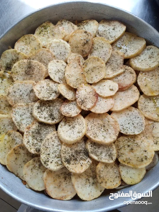 شيف طباخ شرقي وغربي وسلطات ابحث في الفندق عن عمل خبره في الاكل العربي والسلطات
