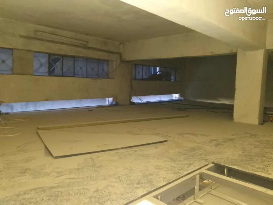 محل مجهز بالكامل بديكور فاخرللبيع