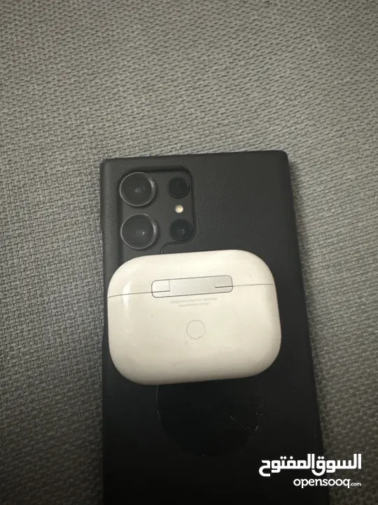 AirPod pro right side