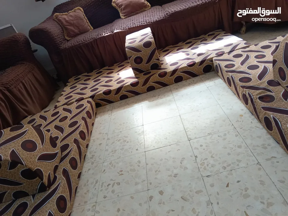 مجلس عربي اربع جنابي مع اربع مراكي استخدام اسبوع بحالة الوكالة