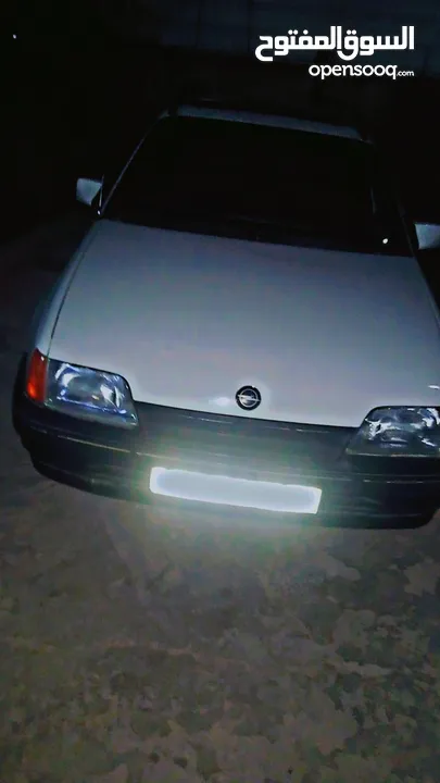 اوبل كادت 1990