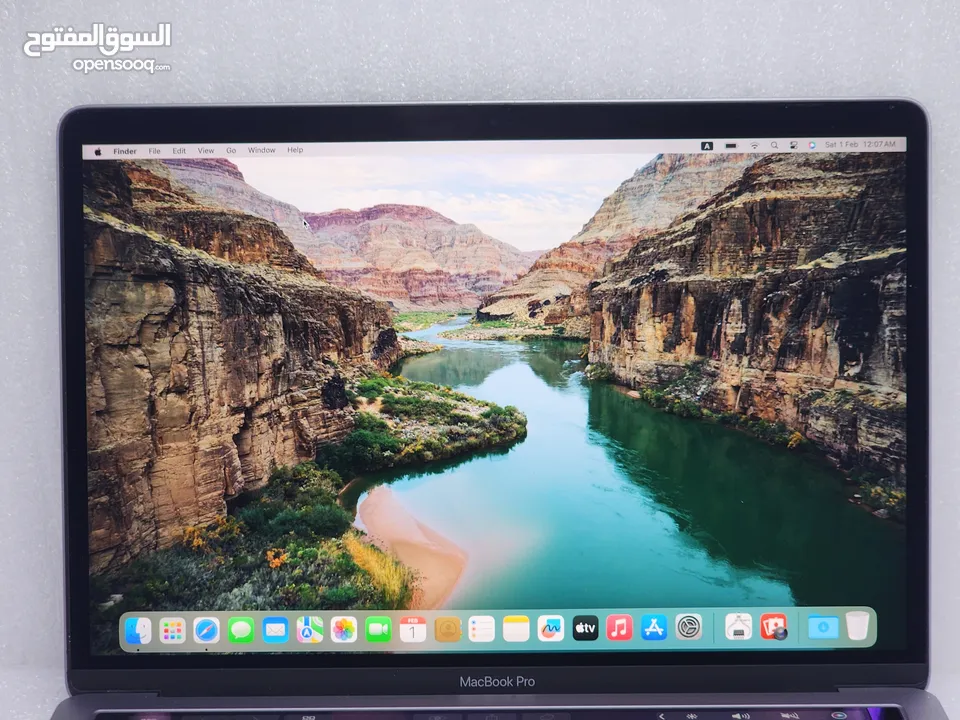 Apple MacBook pro 2019 i7 16gb Ram 256gb ssd Touch Bar and original charger with Bag price only 170