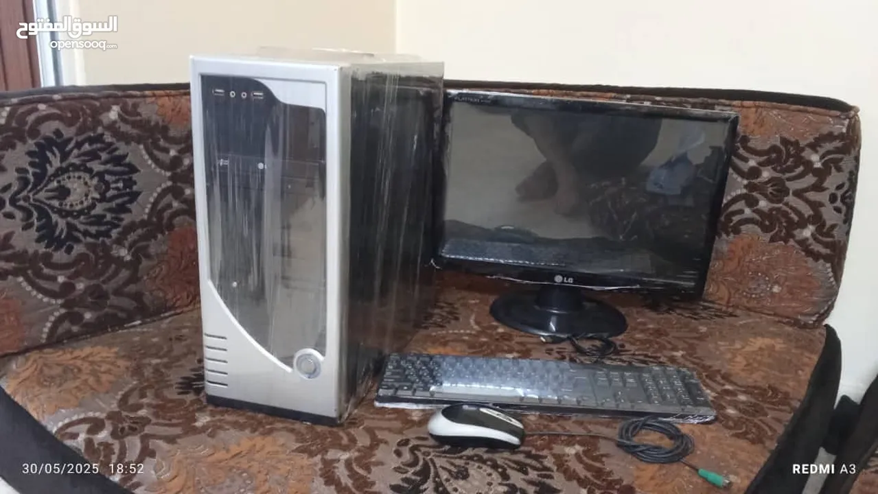 كمبيوتر للبيع شبه جديد