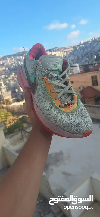 LeBron 20 time machine white  بوت كرة سلة