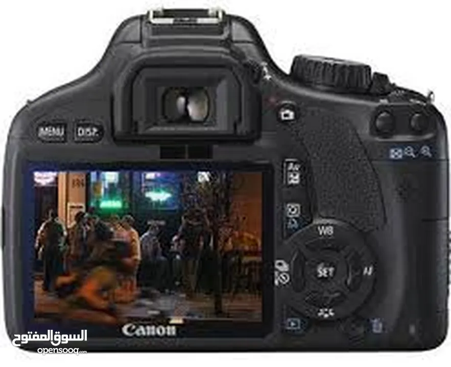 للبيع كاميرا Canon Rebel T2i بحالة جيدة
