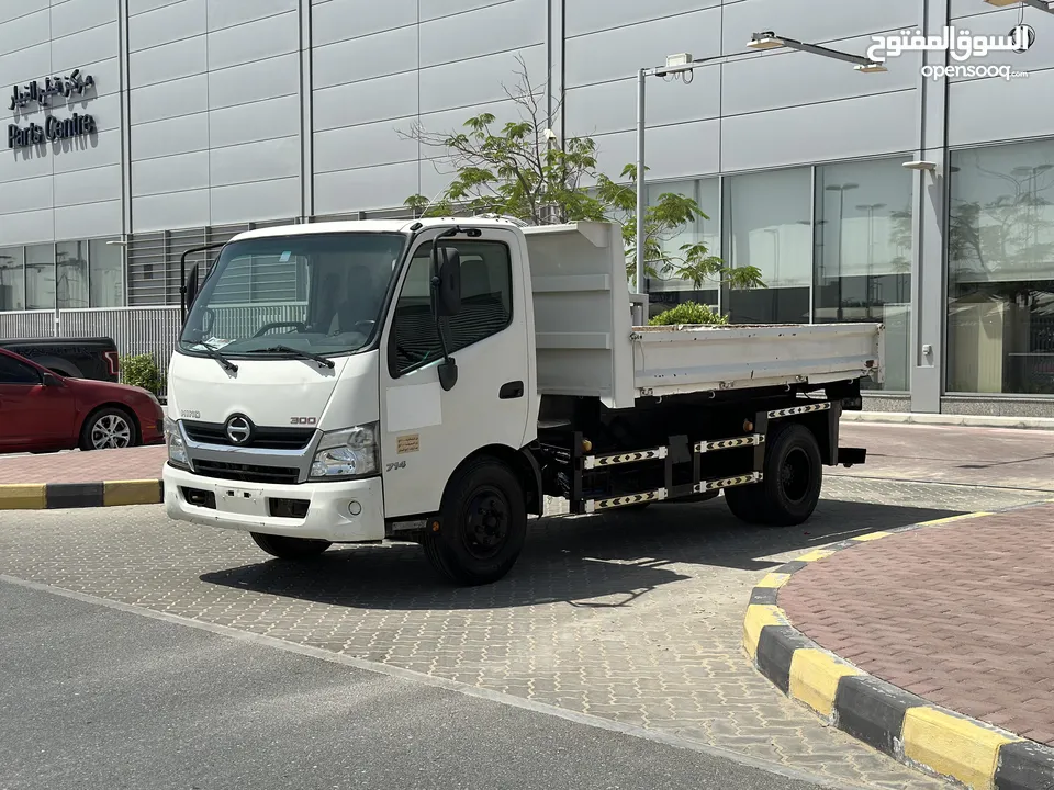 HINO 300 Tipper pickup 2018