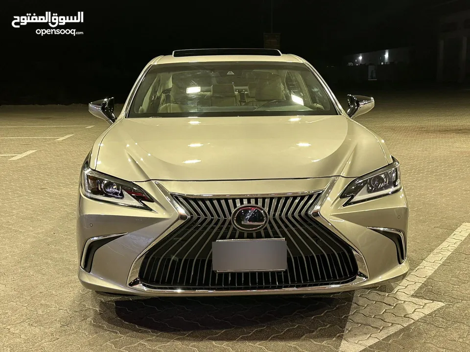 لكزس Es350 مديل 2020 رقم 1 فول ابشن مسرفس و جاهز كامل بحاله لوكاله جديده