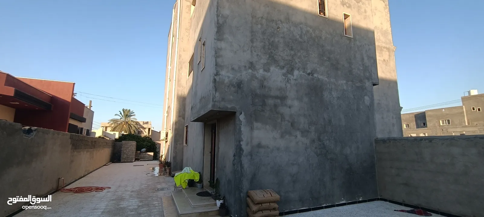 منزل تلاتة ادوار للبيع في قصر بن غشير