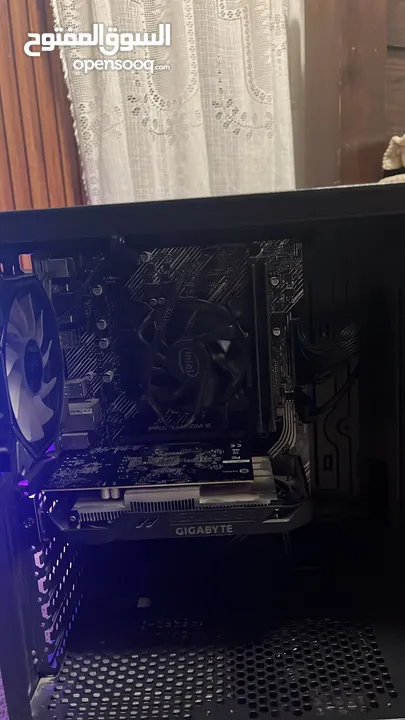 كمبيوتر قيمنق مع شاشة وكل مستلزماته بشغل كل الالعاب بمواصفات ممتازة