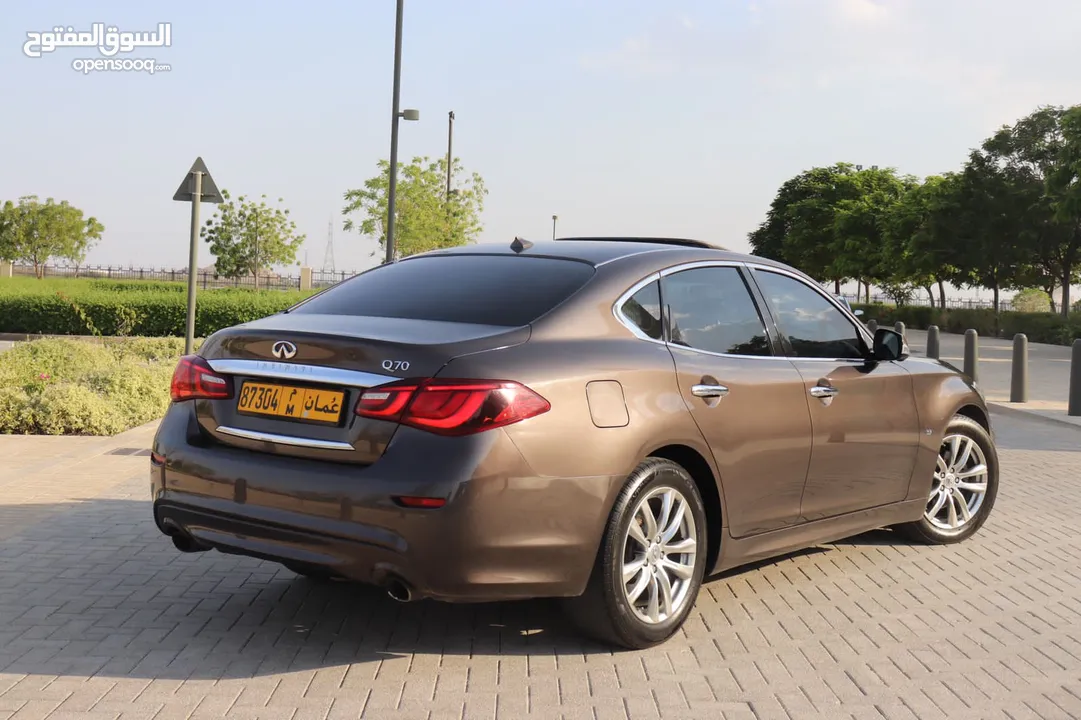 انفينتي Q70