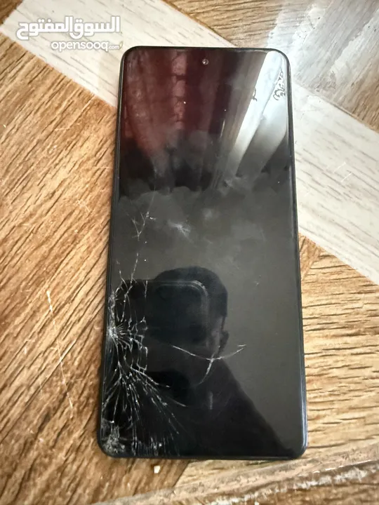 جهاز ممتاز ما عمره فات محل تلفونات مش مفتوح فقط شاشه مكسوره اصليه