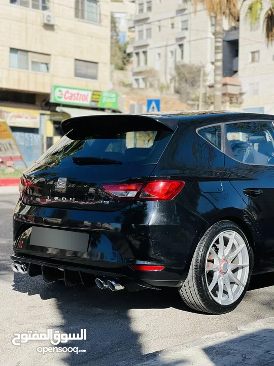 سيات ليون للبيع