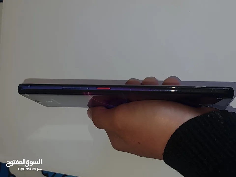 هاتف Huawei mate 20 pro.     128gb