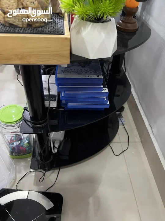 TV Table طاولة تلفزيون مع حامل للتلفزيون