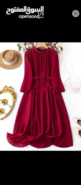 فستان احمر