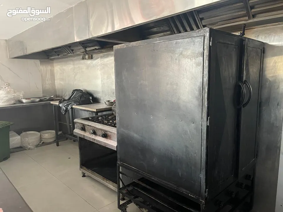 مطعم مأكولات يمنيه للبيع مع معدات كاملة في شارع الإذاعة بجانب بن العميد