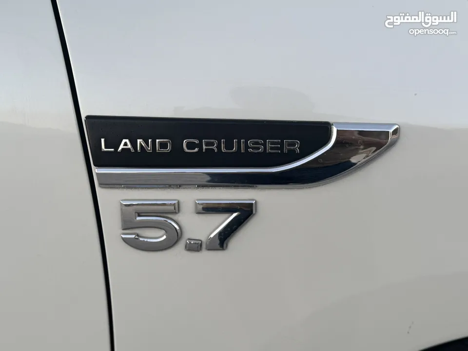 Toyota Land Cruiser 2016 Gx-r 5700CC V8 بحالة الوكالة الفحص: 7 جيد بدون ملاحظات