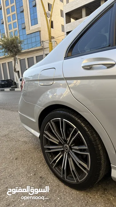 Mercedes Benz c180 للبيع موديل 2010  بنزين 1800