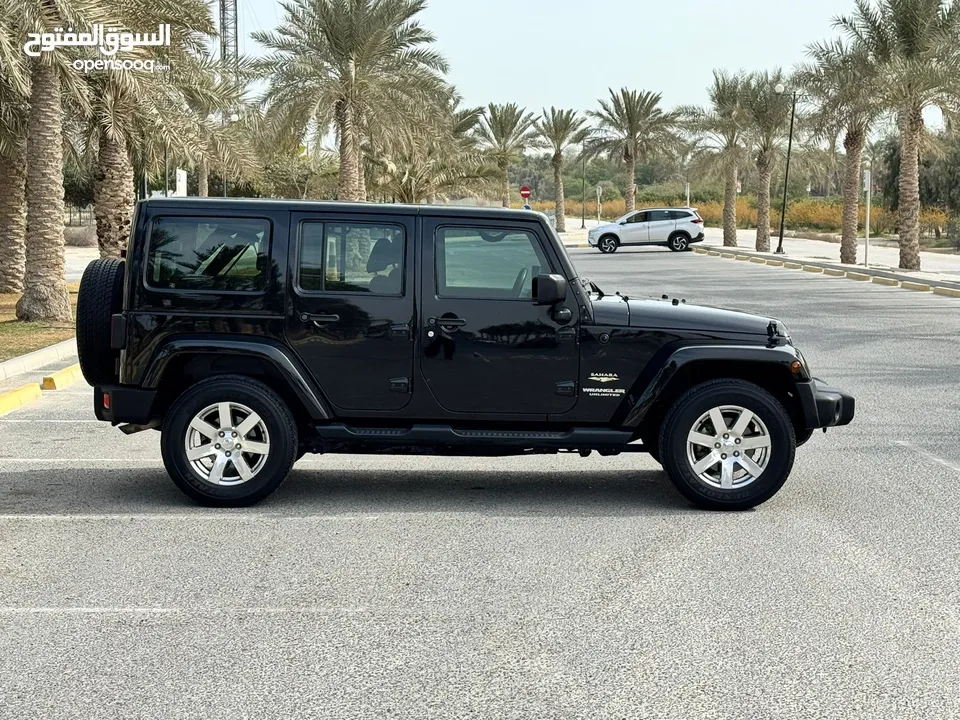 Jeep Wrangler Sahara 2015 (Black)